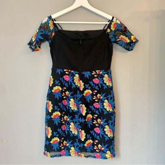 Topshop Off-The-Shoulder Floral Embroidered Bodycon Mini Dress - Picture 9 of 15